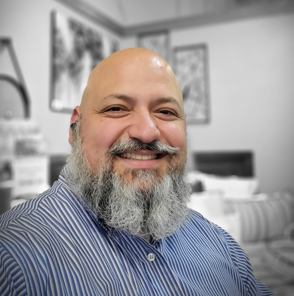 Meet your Posher, Lucio - Picture 2 of 2